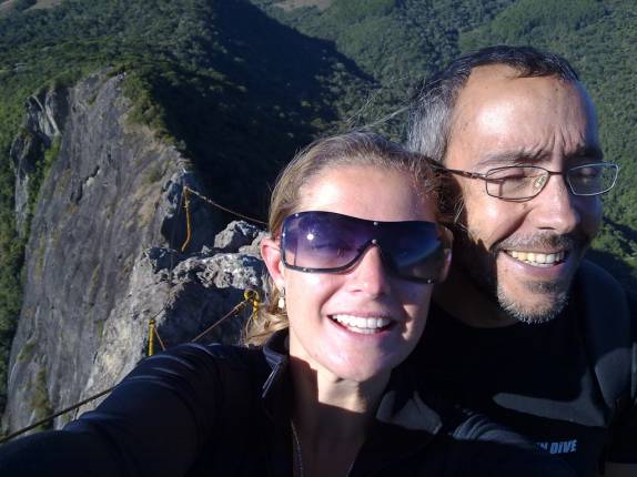 Na ponta da Pedra do Baú na região de Campos do Jordão - SP